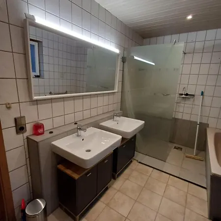 アパート Erdgeschosswohnung Mit 3 Schlafzimmer *